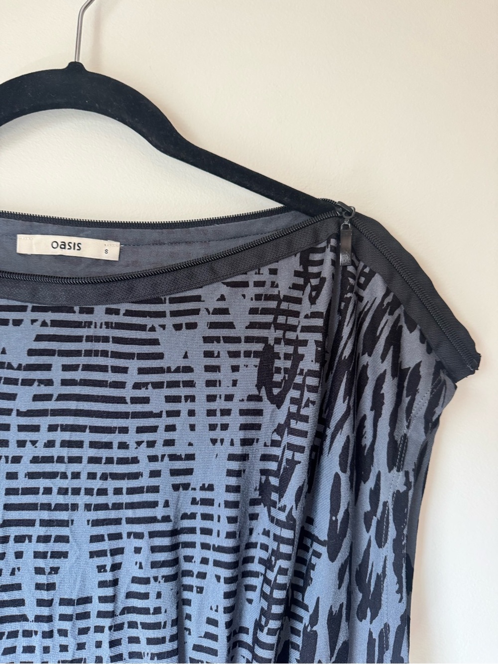 Oasis Gray and Black Patterned Midi body hugging super soft Dress - Picture 5 of 12